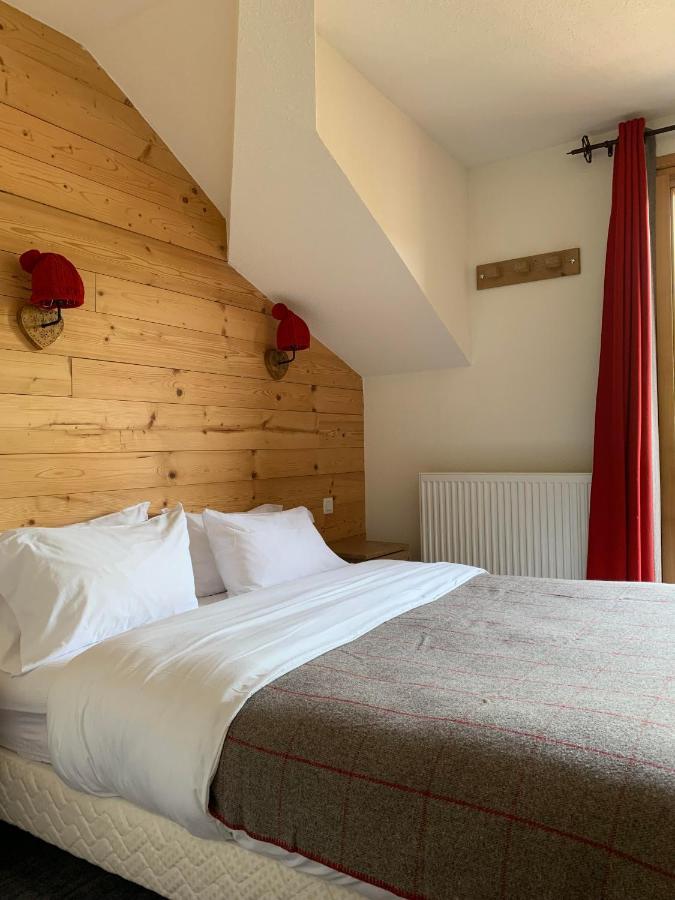 Hotel Lac Bleu 1650 Saint-François-Longchamp Esterno foto