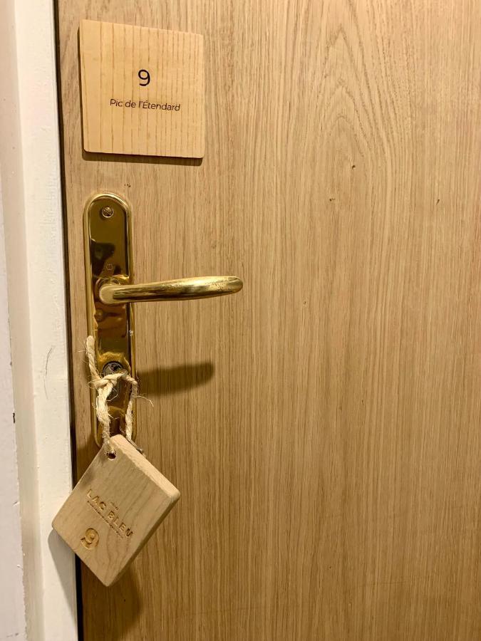 Hotel Lac Bleu 1650 Saint-François-Longchamp Esterno foto