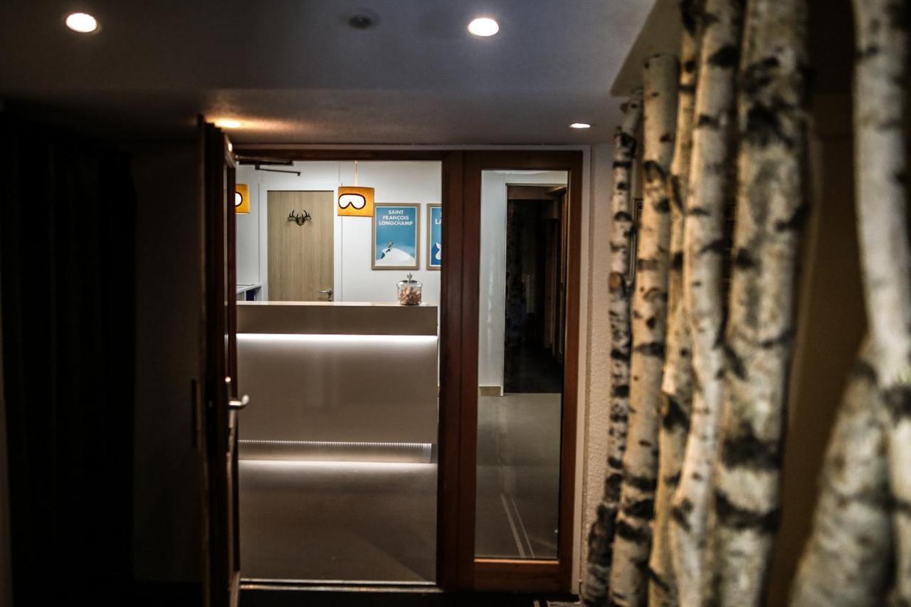 Hotel Lac Bleu 1650 Saint-François-Longchamp Esterno foto